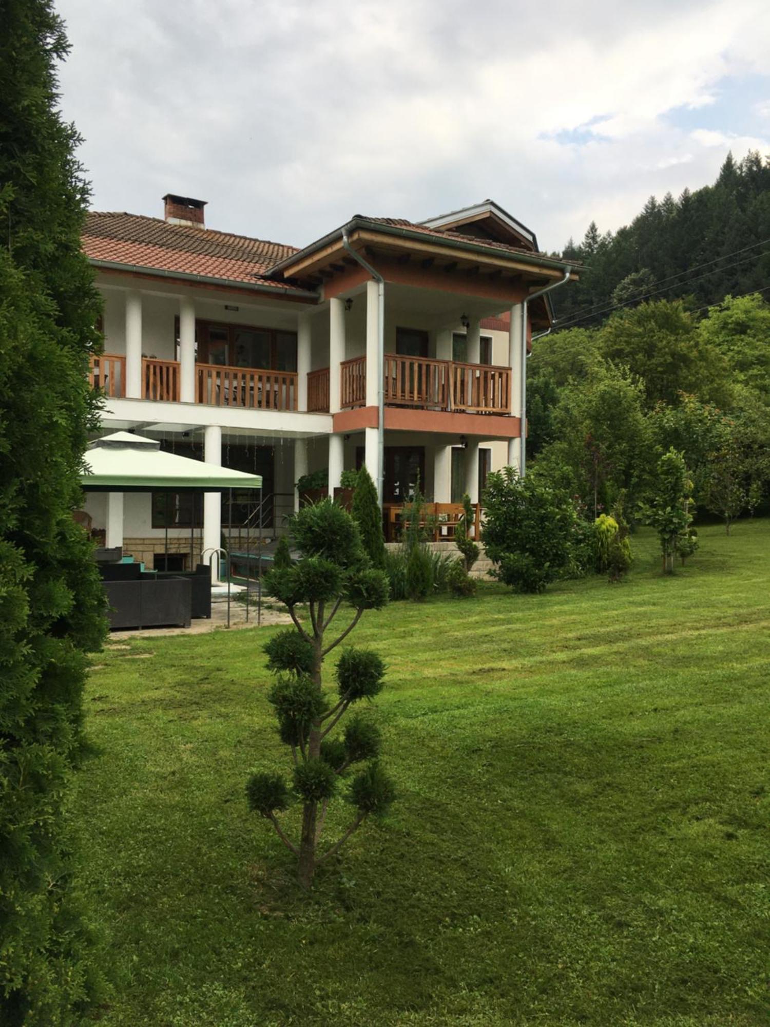Guest House Rest Cherni Osum Exteriér fotografie